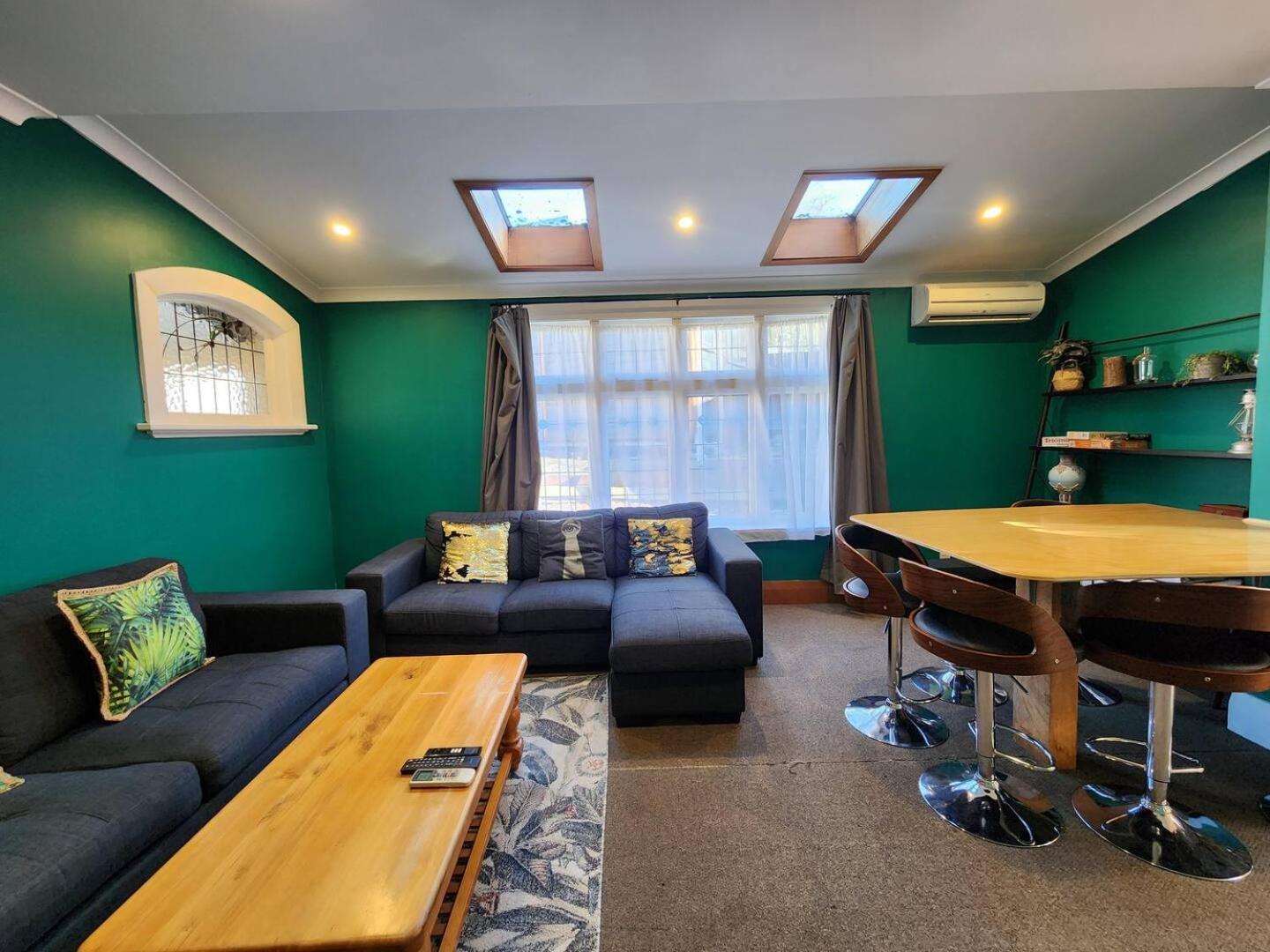 A Stone'S Throw From Town Main House Hotel Dunedin Exterior foto